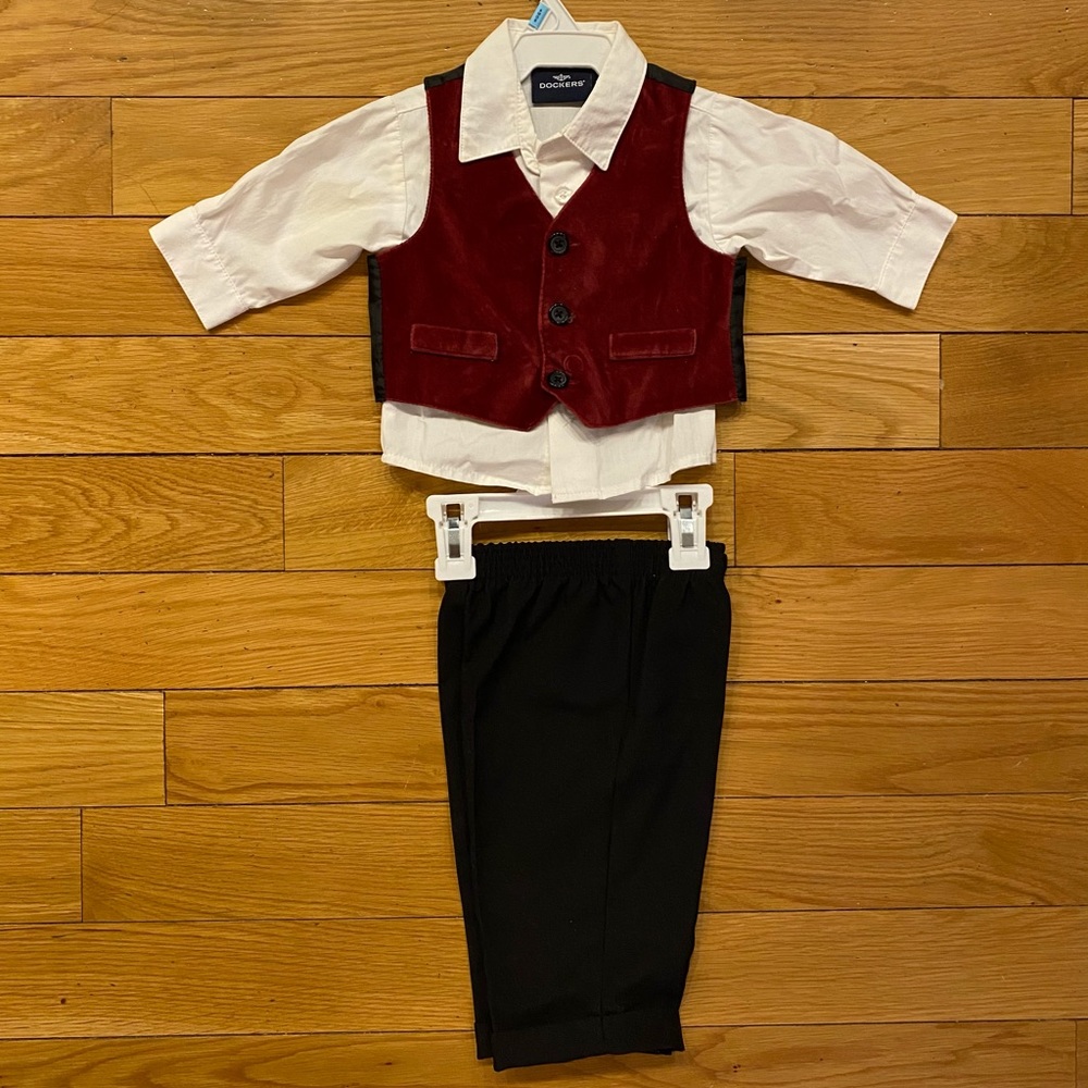 Dockers 3 piece set 3-6 months